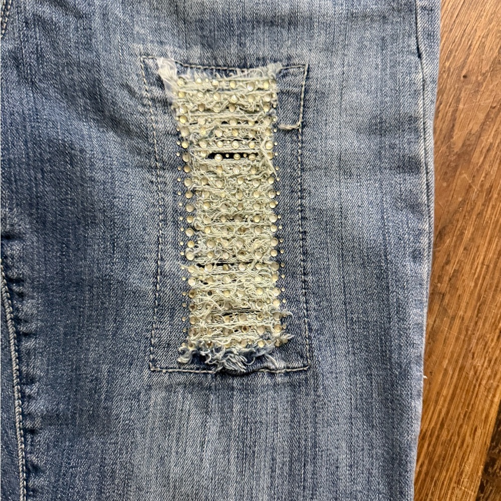 Cache Distressed Boot Cut Rhinestone Jeans- Size 6 - Picture 8 of 16